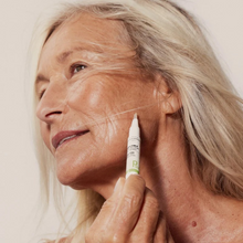 Carica l'immagine nel visualizzatore di Gallery, Targeted Dark Spot Corrector Treatment