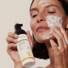 Carica l'immagine nel visualizzatore di Gallery, Flash Radiance Cleansing Foam