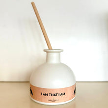 Carica l'immagine nel visualizzatore di Gallery, Mudra Home Diffuser - Cardamomo & Amber