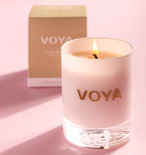 Carica l'immagine nel visualizzatore di Gallery, Luxury Scented Candle - Coconut & Jasmine