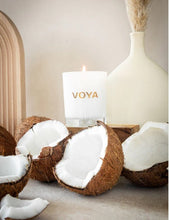 Carica l'immagine nel visualizzatore di Gallery, Luxury Scented Candle - Coconut & Jasmine