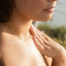 Carica l'immagine nel visualizzatore di Gallery, Dew Good Illuminating Body Melt Lotion SPF 40

