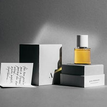 Carica l&#39;immagine nel visualizzatore di Gallery, Grey Labdanum - Cardamomo
